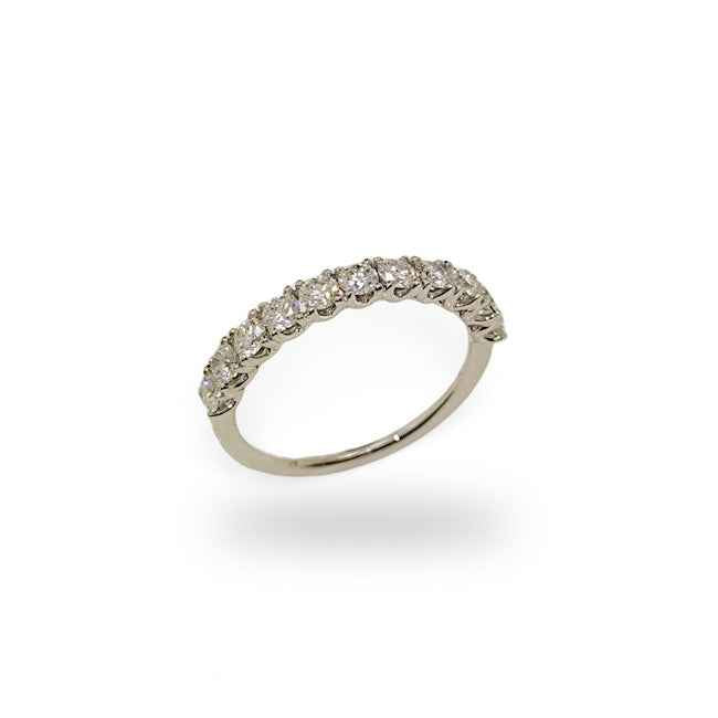 Anillo de compromiso en oro blanco con diamantes