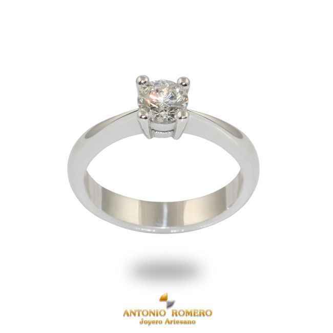 Anillo en oro blanco de compromiso solitario diamante 0´43