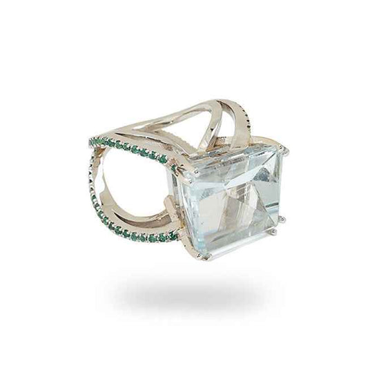 Anillo en oro blanco 18 quilates con agua marina y tsavoritas