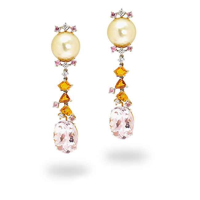 Pendientes largos en oro blanco con perlas, kuncitas, zafiros y diamantes.