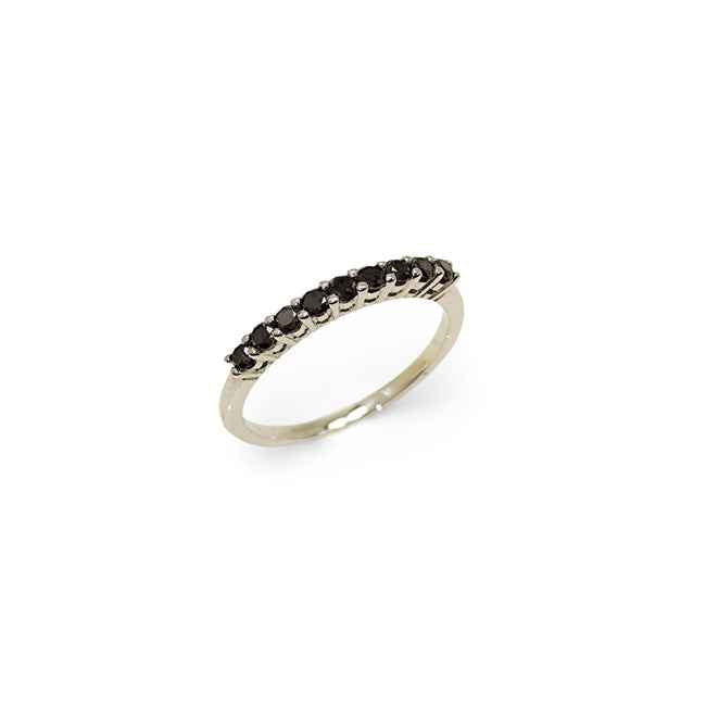Anillo en oro blanco con diamantes negros