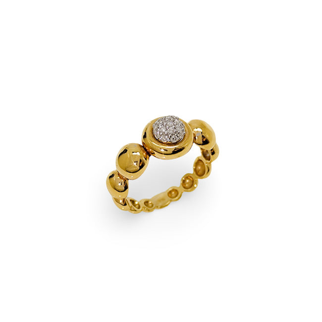 Rose gold ring with diamond center