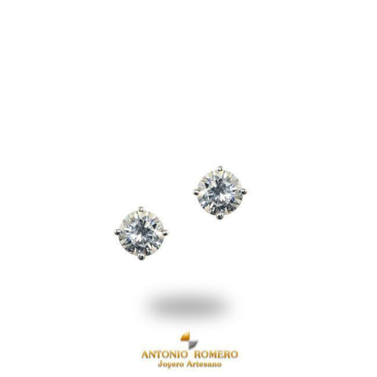 Central diamond stud earrings 1 cte