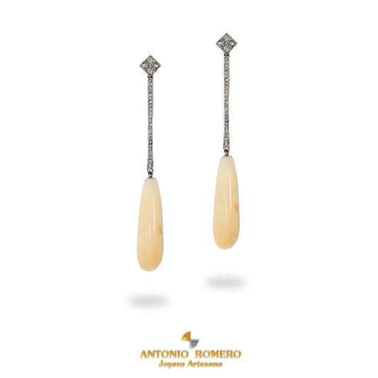 Pendientes en oro blanco con diamantes y corales