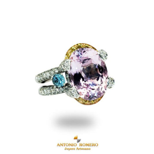 White gold ring with kunzite and diamonds